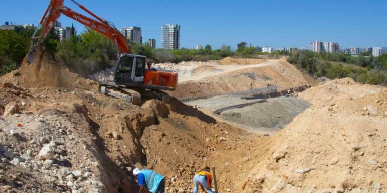 Mersin’de 2. Çevre Yolu Çalışmaları Sürüyor