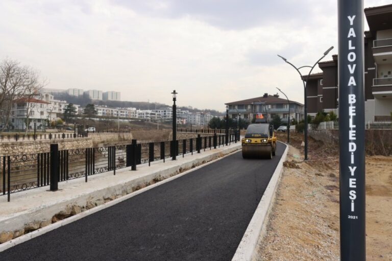 Çiftlikköy’de Yürüyüş Yolu Çalışmaları Sürüyor