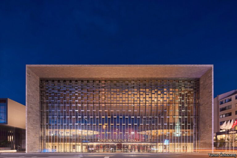 İstanbul’un Kültürel İkonu Atatürk Kültür Merkezi’nde Guardian Glass Ürünleri Tercih Edildi