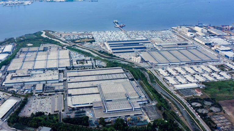 Ford Yeniköy Fabrikası Üretime Açıldı