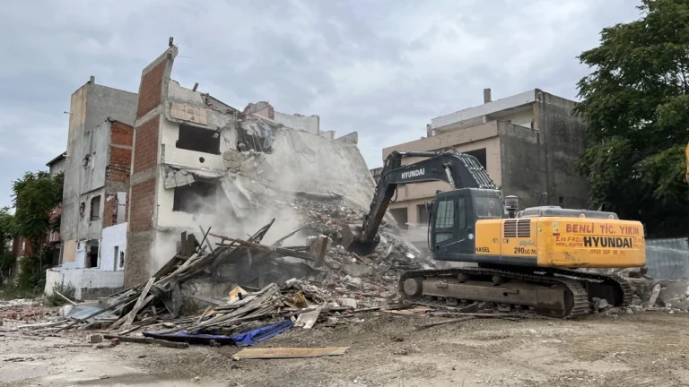 ‘İstanbul Yenileniyor’ Kapsamında Riskli Yapıların Dönüşümü Devam Ediyor