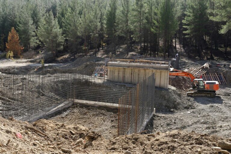 Lengüme Köprüsü Projesinde İnşaat Çalışmaları Devam Ediyor