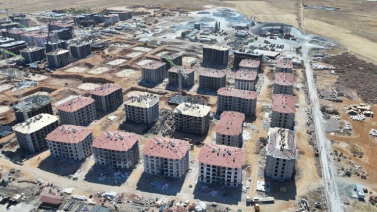 Deprem Bölgesinde 22 Bin Konutun Daha Temeli Atıldı