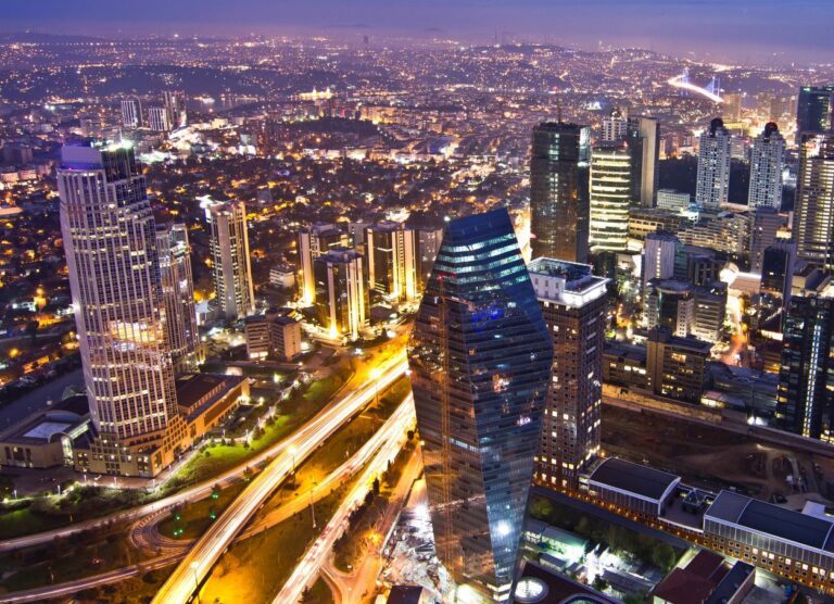 Eski Bakandan İstanbul’a Otel Projesi