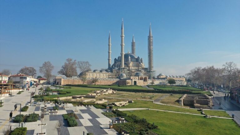 Selimiye Camii’nin 4 Minaresinden 3’ünde Restorasyon Çalışmaları Tamamlandı