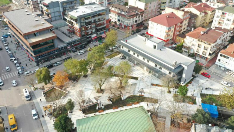 Yarımca Kent Meydanı Yüzde 95 Tamamlandı