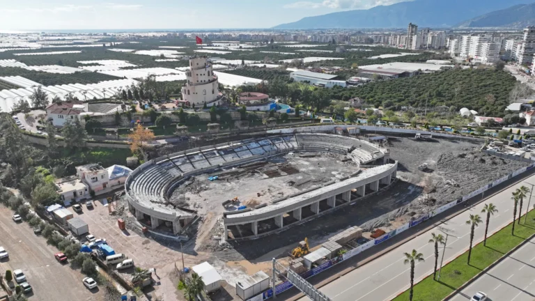 Kumluca Atatürk Stadyumu’nun Kaba İnşaatı Yüzde 85 Tamamlandı