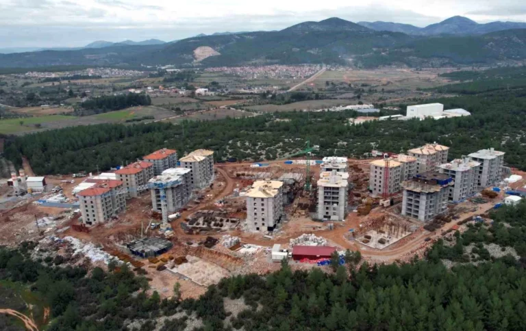 TOKİ Menteşe 3. Etap İnşaatı Devam Ediyor