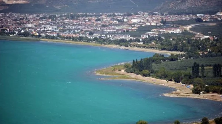 İznik Gölü’nde Arsa Niteliğindeki Taşınmazların Metrekare birim değerleri 8.000,00 TL ile 10.000,00 TL Arasında Değişiyor 