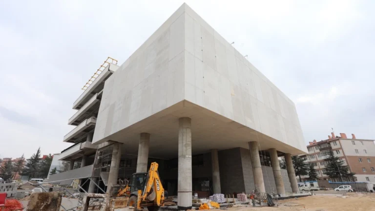 Odunpazarı’nda 100. Yıl Kültür Merkezi İnşaatı Devam Ediyor