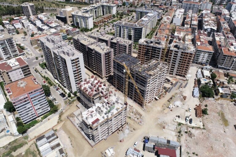 Bakan Özhaseki: “İzmir’deki 36 Bin Bina Acilen Dönüştürülmeli”