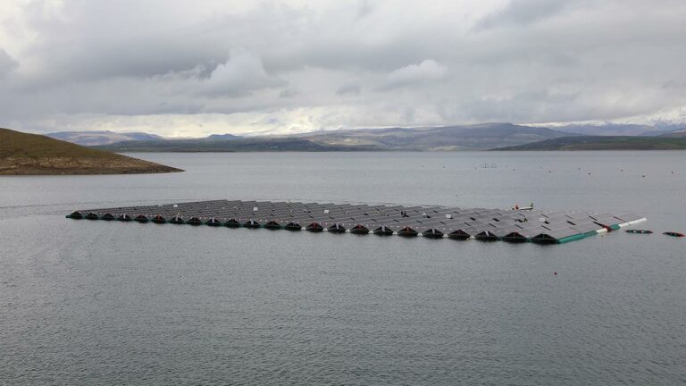 Türkiye’nin İlk Yüzer GES’inde Kurulum Tamamlandı