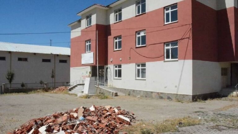 Mersin’de 44 Okulun İnşaatı Bu Yıl Tamamlanacak