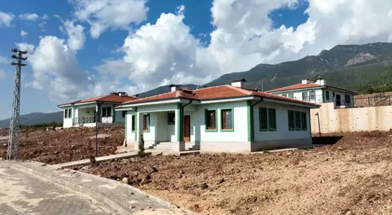 Bakan Kurum açıkladı! Yıl sonuna kadar 30 bin köy evinin teslim edilmesi hedefleniyor