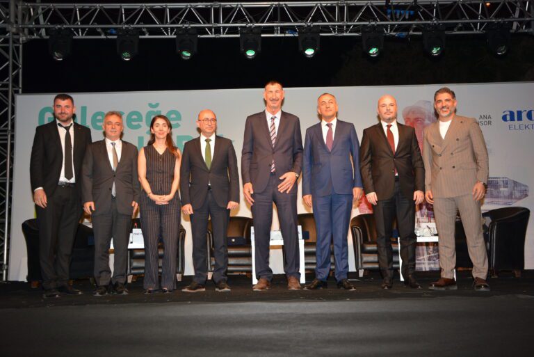 İzmir’i ‘İnşa Edenler’ Bir Araya Geldi