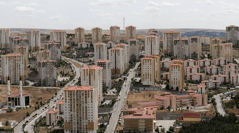 Bakan Mehmet Şimşek duyurdu: Dar gelirliler için yeni sosyal konut projeleri geliştirilecek
