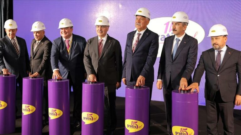 Adana’da Gratis’in yeni lojistik merkezinin temeli atıldı
