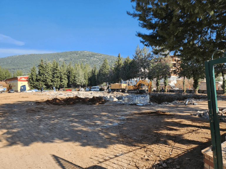 Depreme Dayanıklı Bucak Anadolu Lisesi’nin Temeli Atıldı