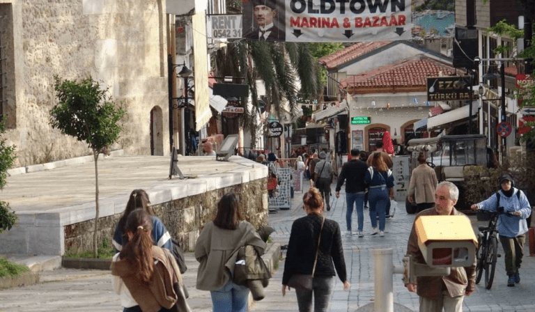 Yangına dayanıklı kapı krizi: Antalya’da 1600 otelden yüzde 90’ı risk altında