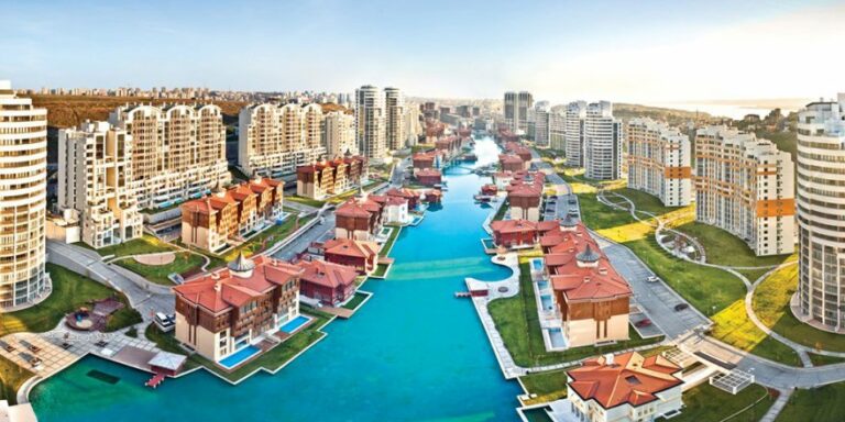 İstanbul Atakent’te Lüks Konut Yarışı Hızlandı