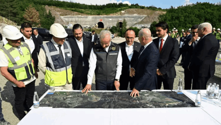 Bakan Uraloğlu’ndan Bulgaristan’da şantiye ziyareti