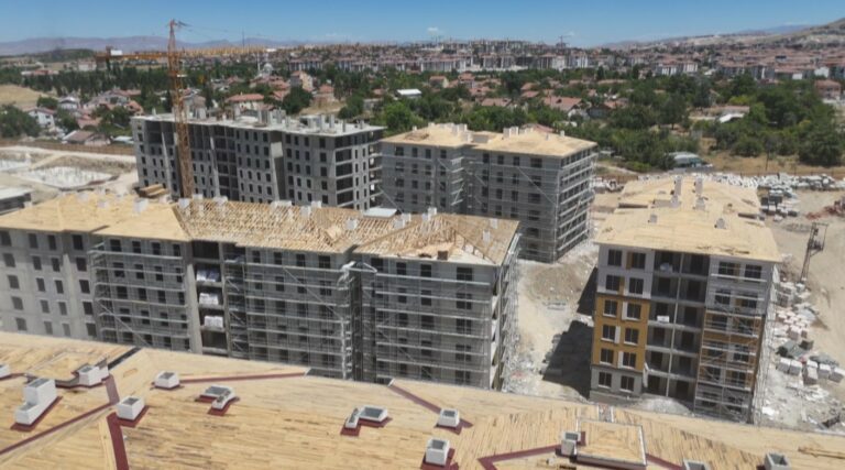 Kiltepe Mahallesi’nde 770 deprem konutunun kaba inşaatı tamamlanmak üzere