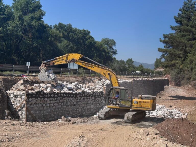 Muğla’da Yollar Sanat Yapılarıyla Güçleniyor