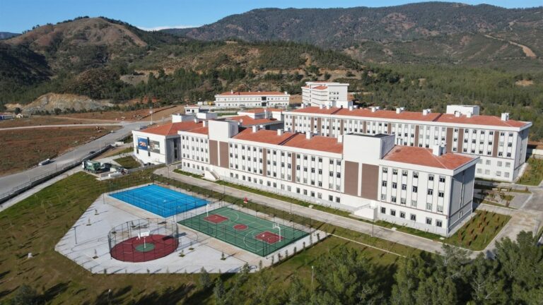 Valimiz Sayın Dr. İdris Akbıyık, Muğla’ya Son 3 Yılda Yaklaşık 4 milyar TL Spor Yatırımı Yapıldığını Açıkladı