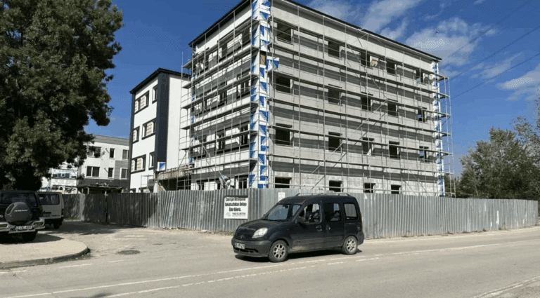 Yahyakaptan’da Yeni Sağlık Kompleksinde Kaba İnşaat Tamamlandı