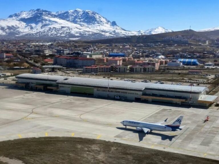 Van Ferit Melen Havalimanı erken açılıyor