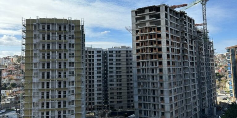 İzmir’de Kentsel Dönüşüm Hızlandı: 6.346 Bağımsız Bölümün İnşaatı Başladı