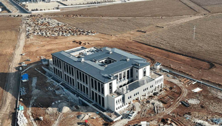 Batman Üniversitesi Diş Hekimliği Hastanesinde inşaat hızla ilerliyor