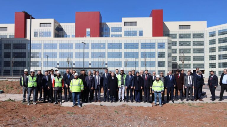 Şanlıurfa Şehir Hastanesi İnşaat Alanında İnceleme