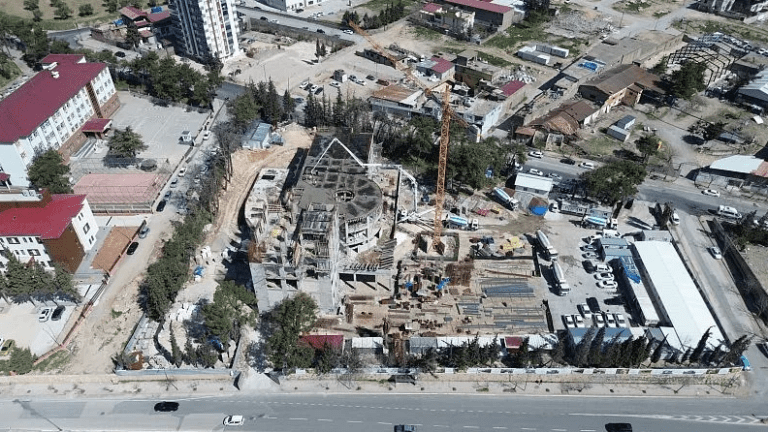 Kahramanmaraş Öğretmenevinde kaba inşaat çalışmaları sürüyor